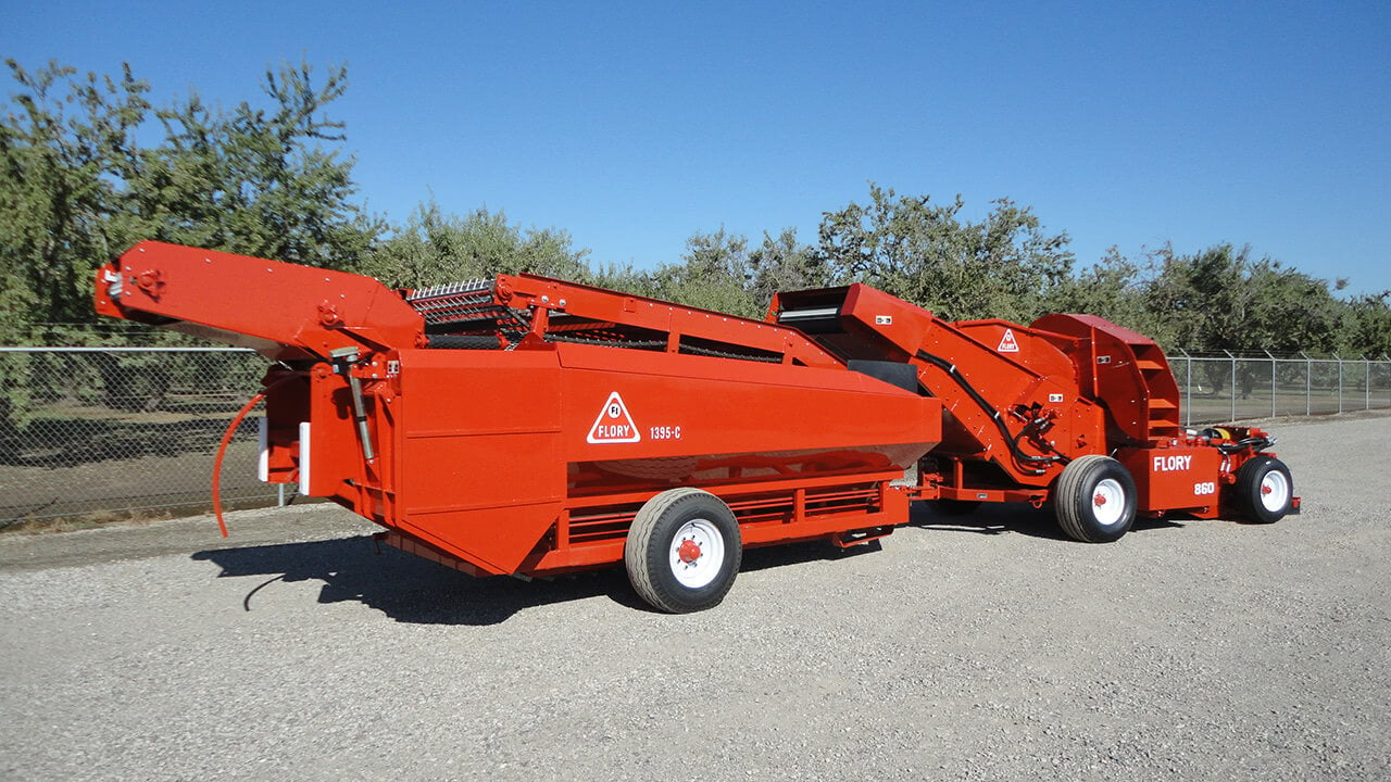 860 High Capacity, Low Dust PTO Nut Harvester