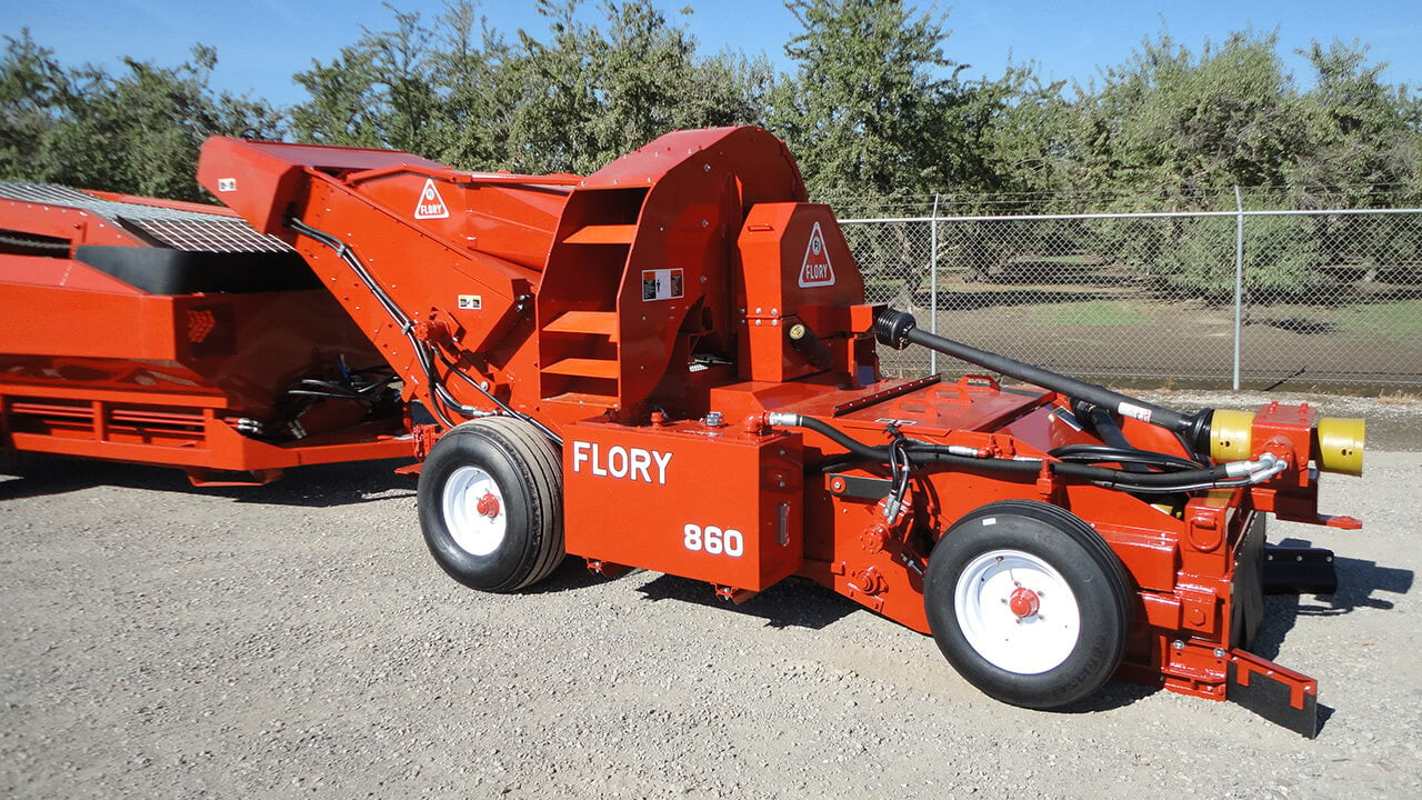 860 High Capacity, Low Dust PTO Nut Harvester