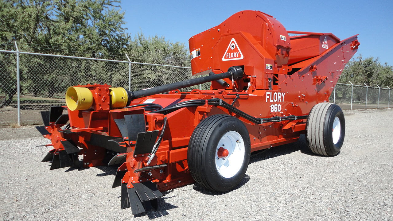 860 High Capacity, Low Dust PTO Nut Harvester