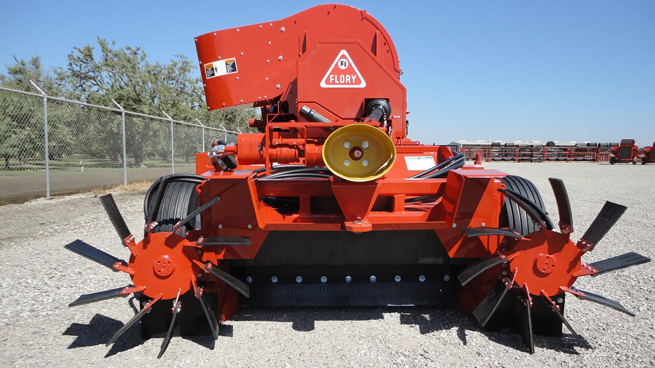 860 High Capacity, Low Dust PTO Nut Harvester